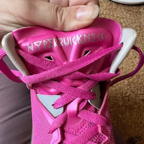 Women’s Nike Zoom HyperQuickness 'Think Pink' Brest cancer awareness size 10. - Picture 12 of 17